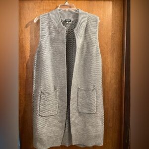 Gray Open-Knit long sleeveless sweater